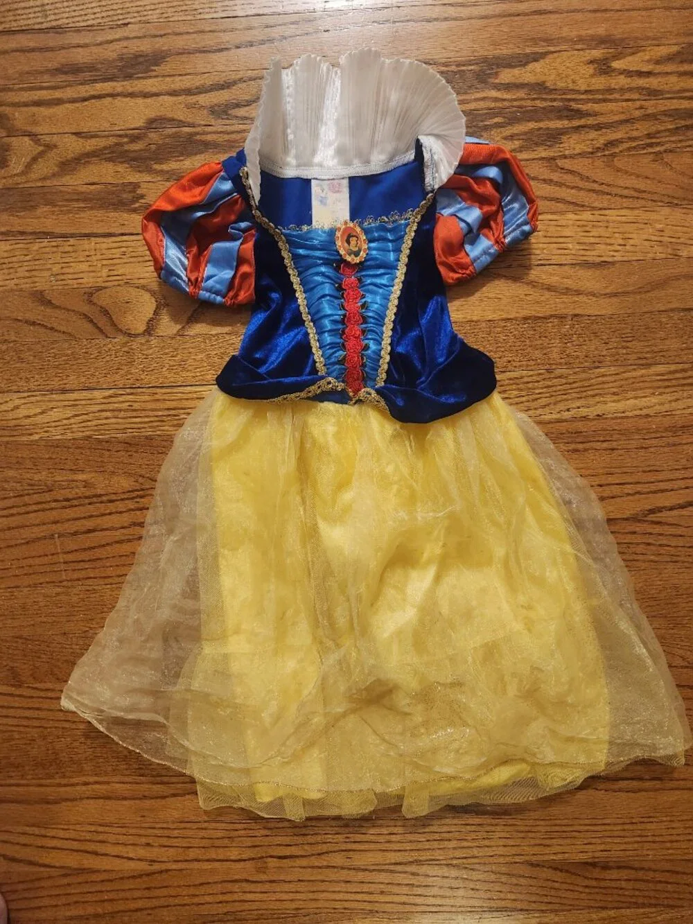 Snow white costume